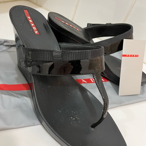 Authentic PRADA. Size 9 or European 40. Black patent leather. - Picture 12 of 12